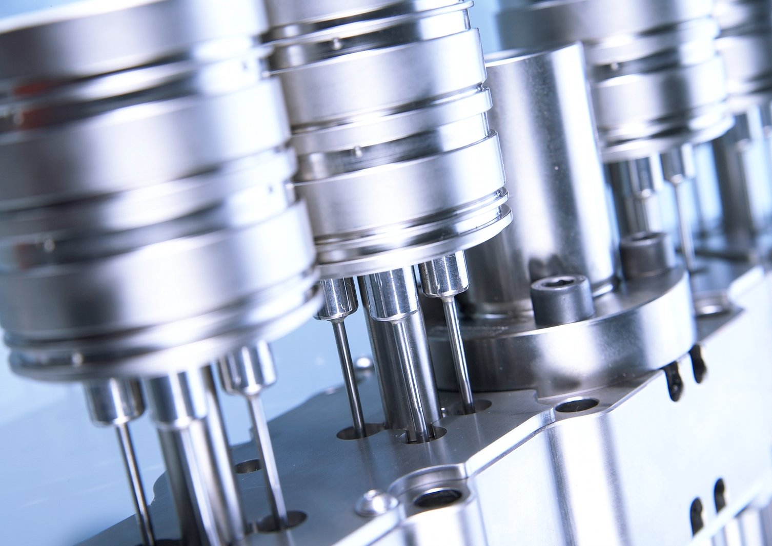 maenner-hotrunner-pneumatics-2-2021-10-25-1