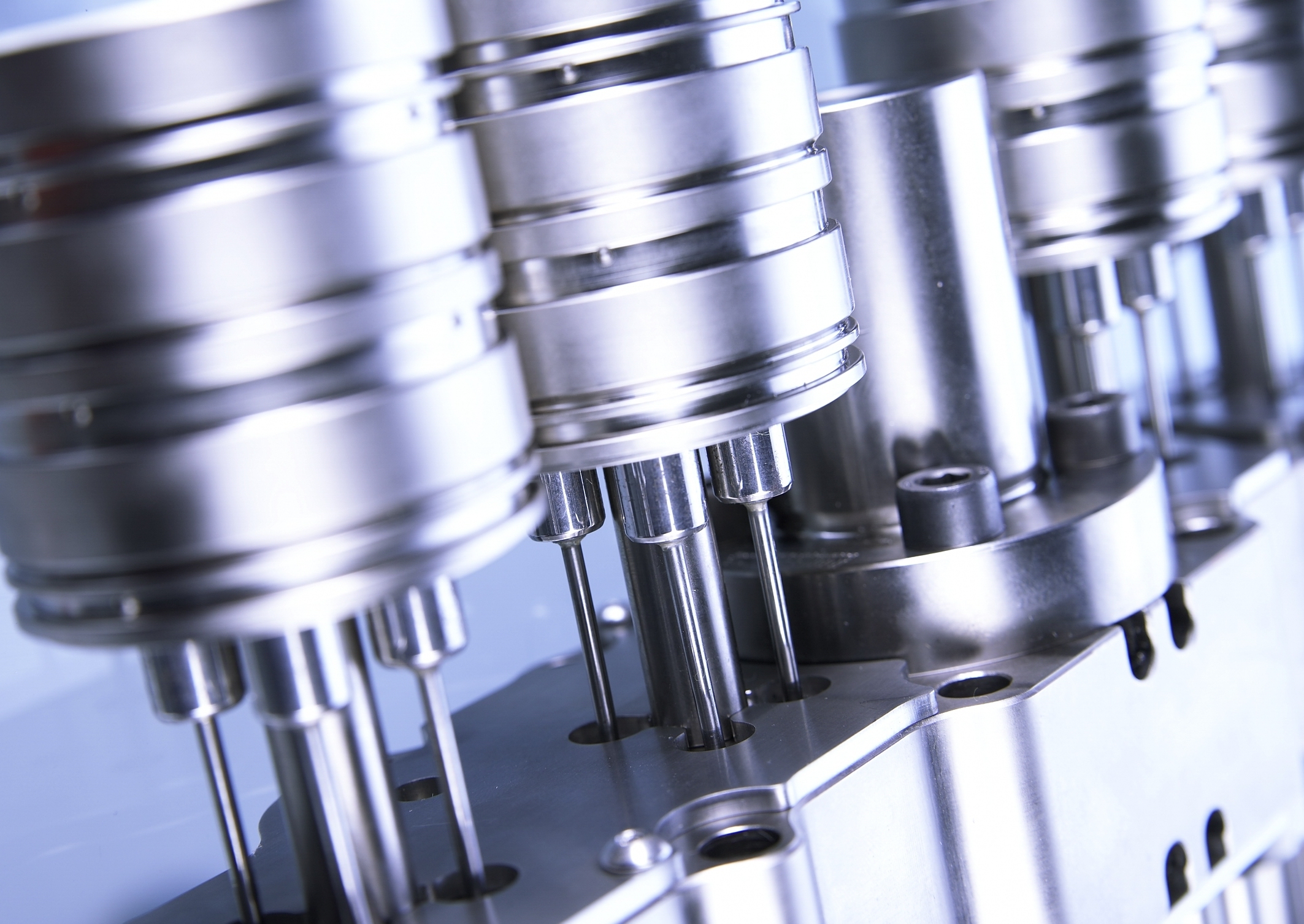 maenner-hotrunner-pneumatics-2-2021-10-25-1